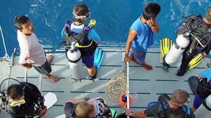 Daily diving trips to dive site